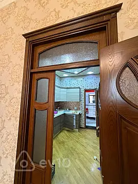 Kirayə verilir 3 otaqlı köhnə tikili 105 m²