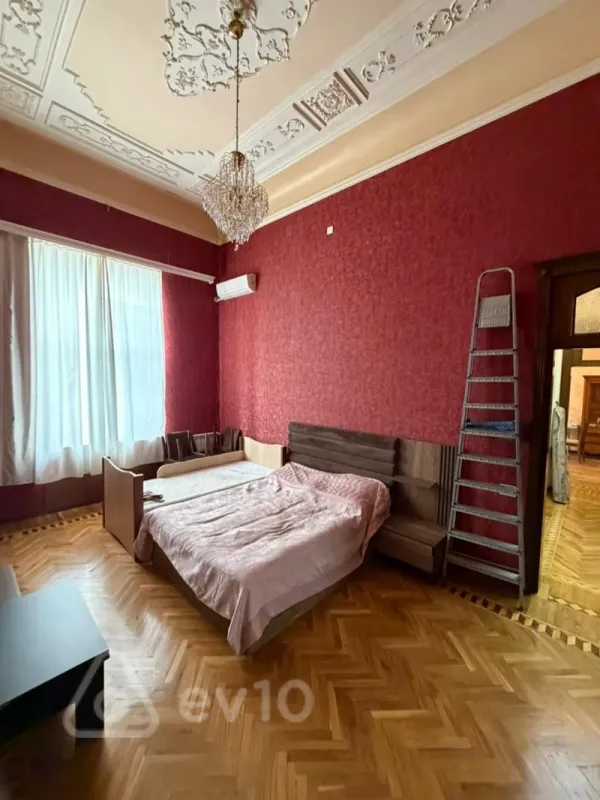 Kirayə verilir 3 otaqlı köhnə tikili 105 m²