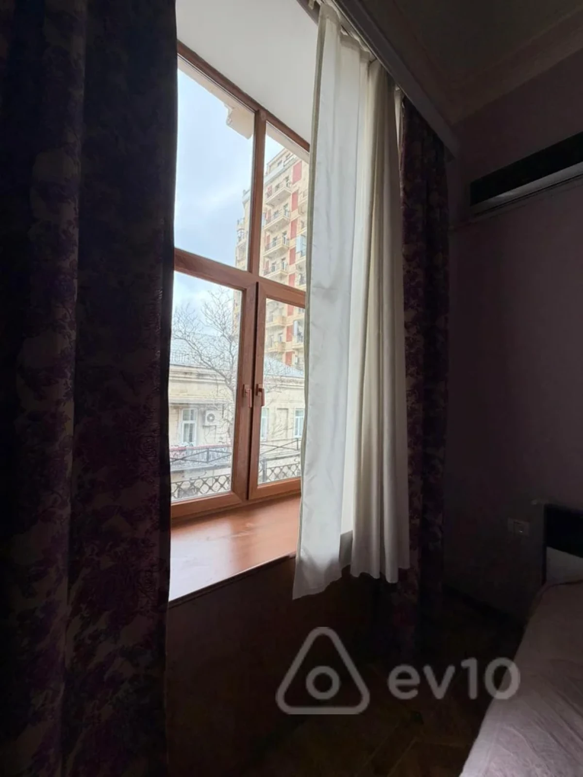 Kirayə verilir 3 otaqlı köhnə tikili 105 m²