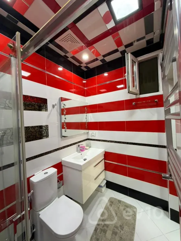 Kirayə verilir 3 otaqlı köhnə tikili 105 m²