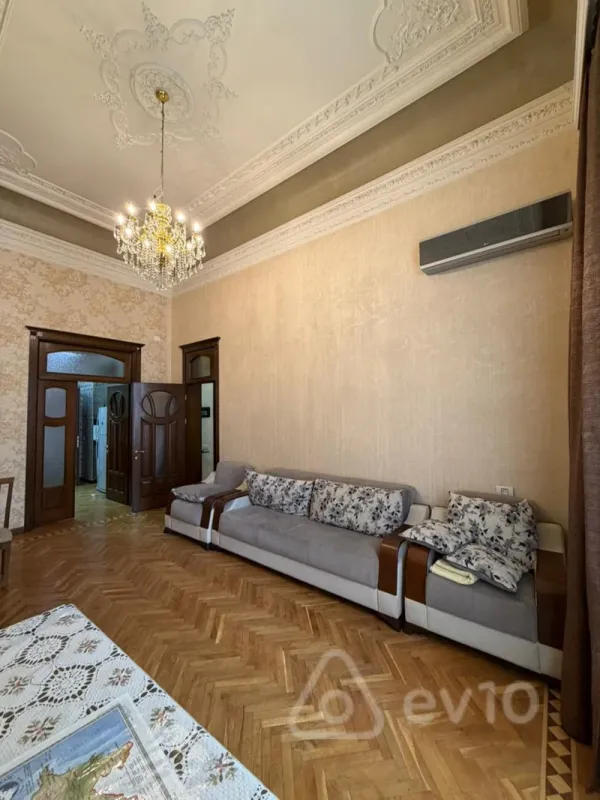 Kirayə verilir 3 otaqlı köhnə tikili 105 m²