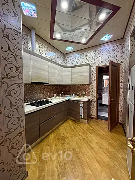 Kirayə verilir 3 otaqlı köhnə tikili 105 m²