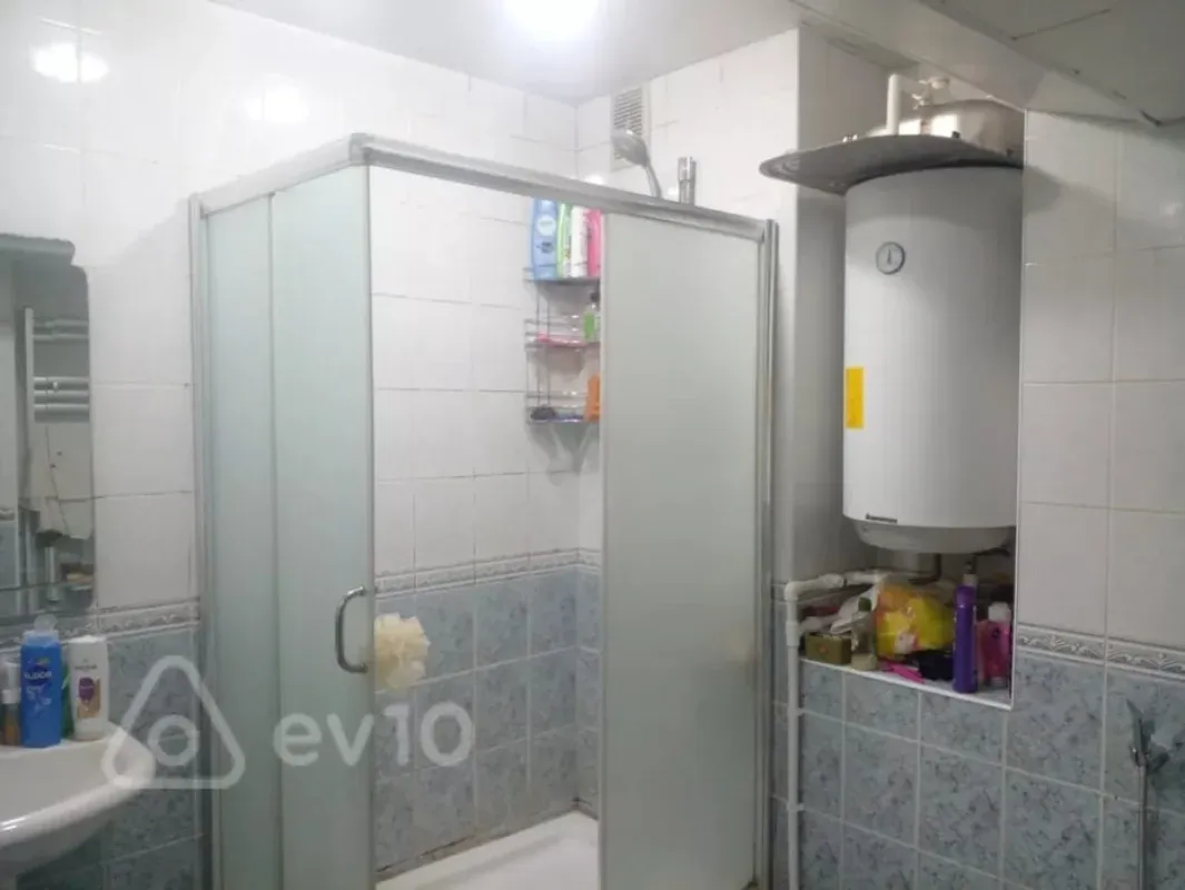 Satılır 3 otaqlı köhnə tikili 68.3 m²