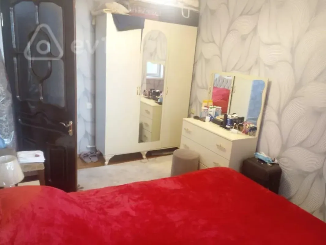 Satılır 3 otaqlı köhnə tikili 68.3 m²