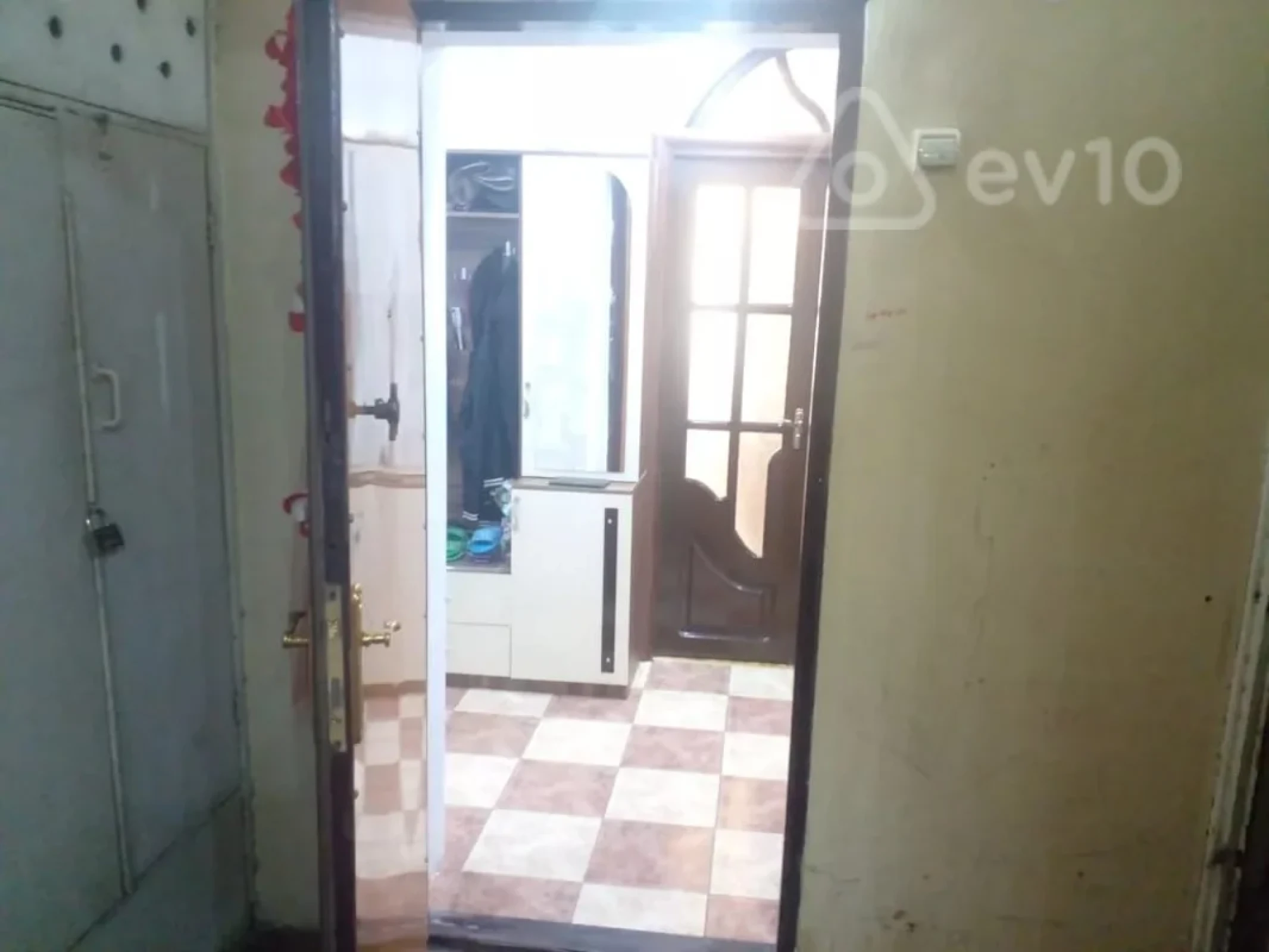 Satılır 3 otaqlı köhnə tikili 68.3 m²