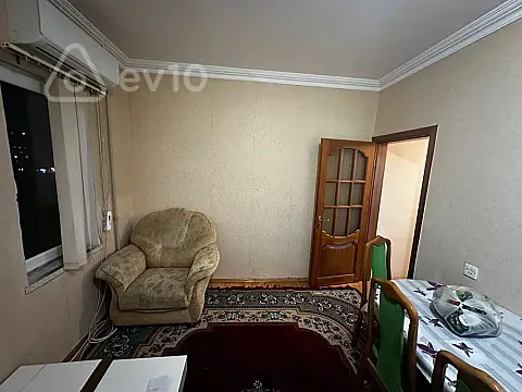 Kirayə verilir 2 otaqlı köhnə tikili 50 m²