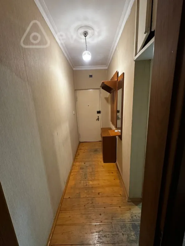 Kirayə verilir 2 otaqlı köhnə tikili 50 m²