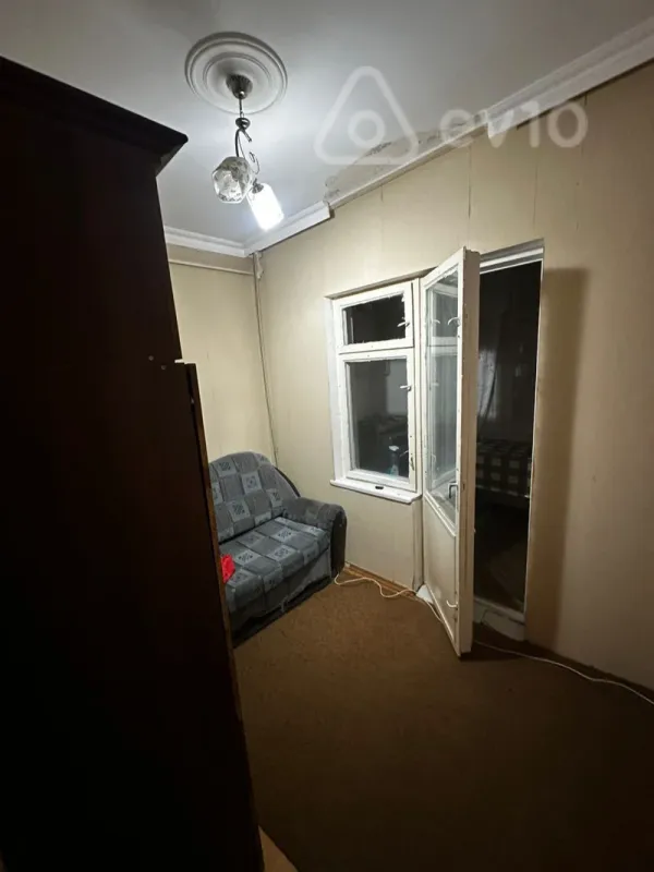 Kirayə verilir 2 otaqlı köhnə tikili 50 m²