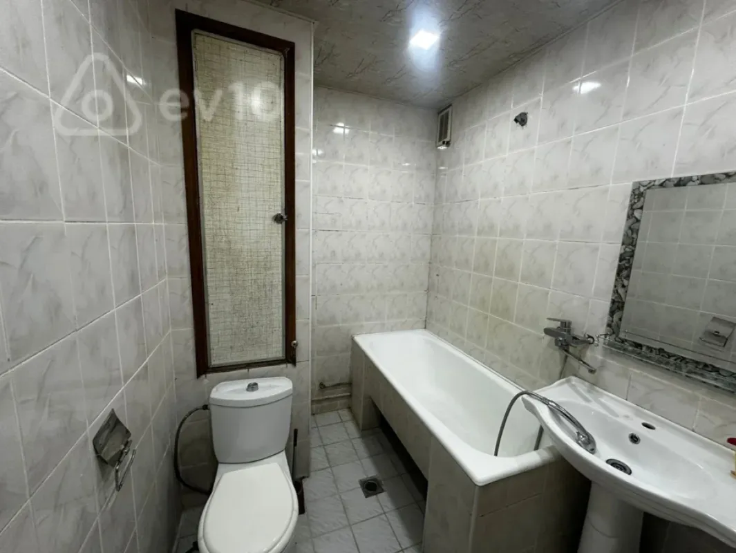 Kirayə verilir 2 otaqlı köhnə tikili 50 m²