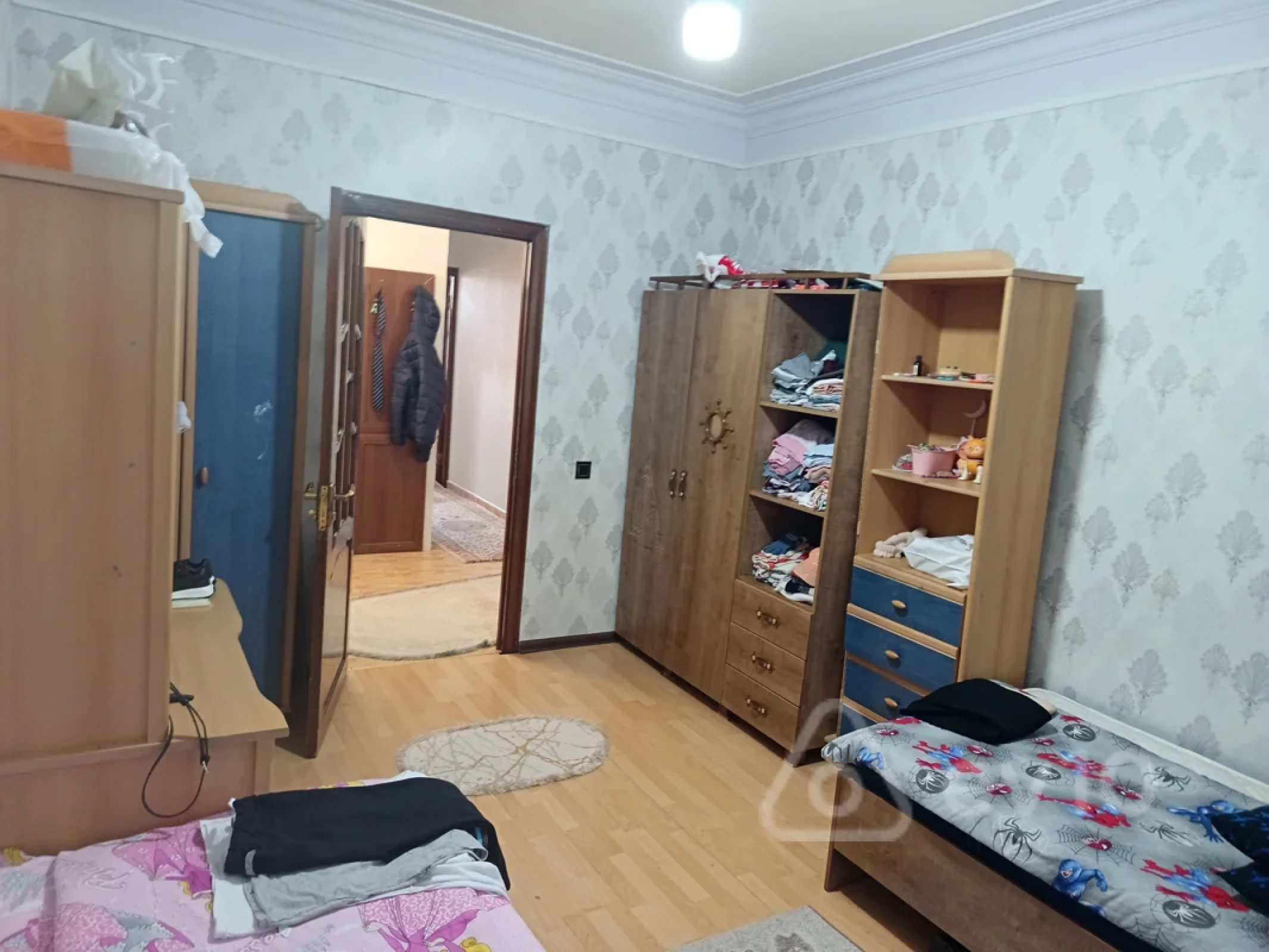 Satılır 4 otaqlı köhnə tikili 100 m²