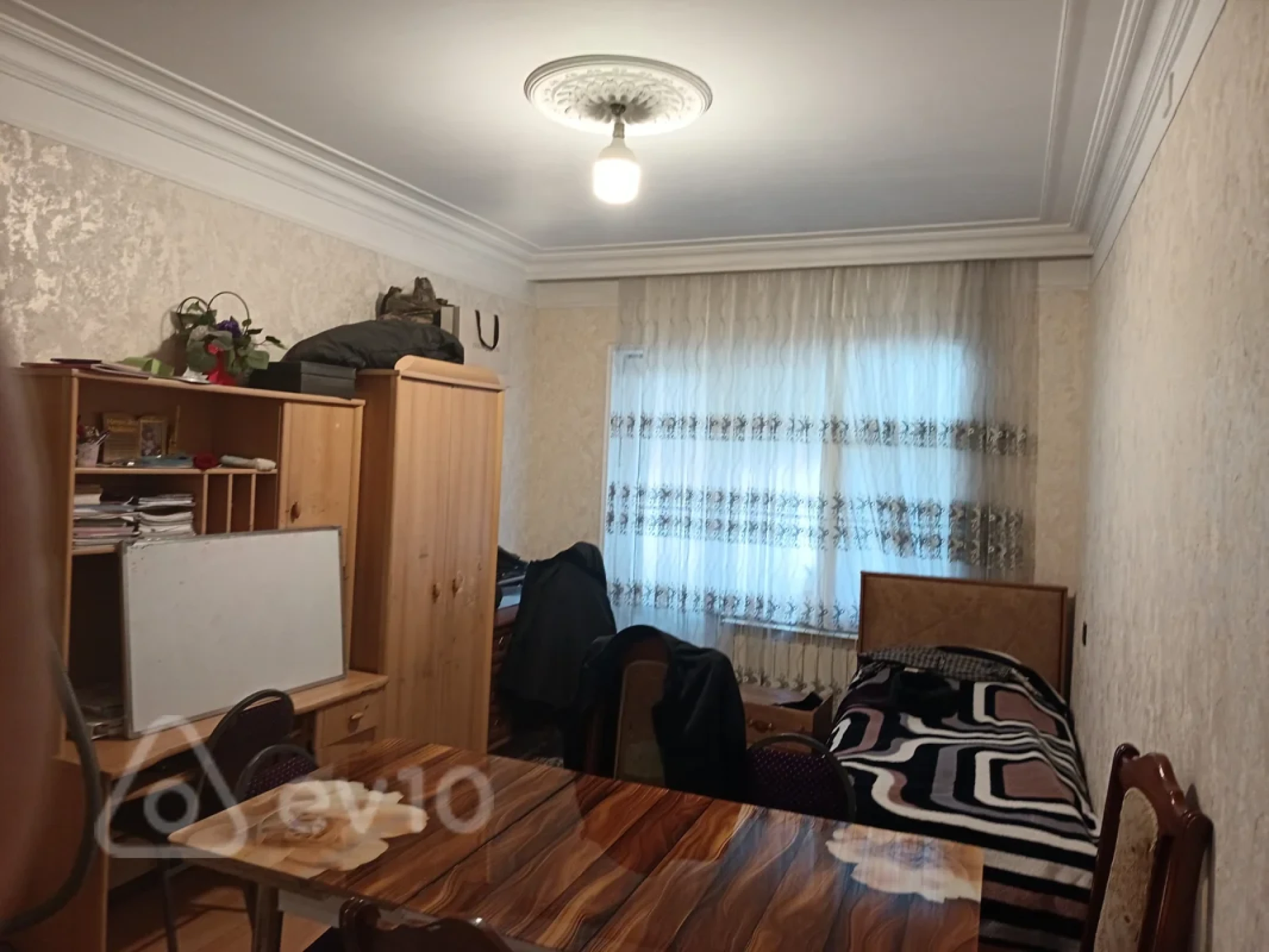 Satılır 4 otaqlı köhnə tikili 100 m²