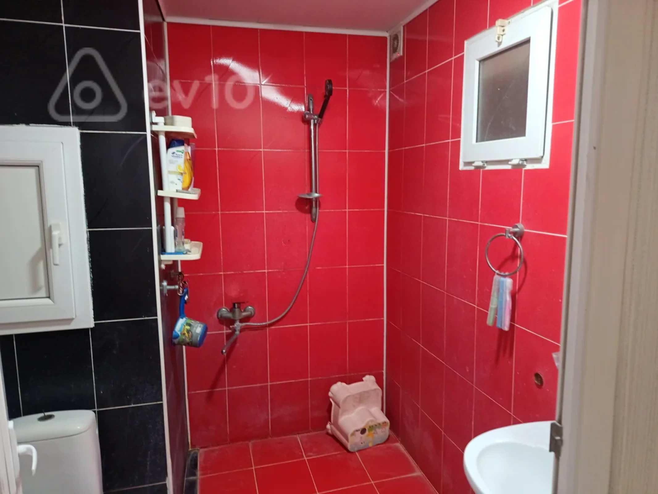 Satılır 4 otaqlı köhnə tikili 100 m²