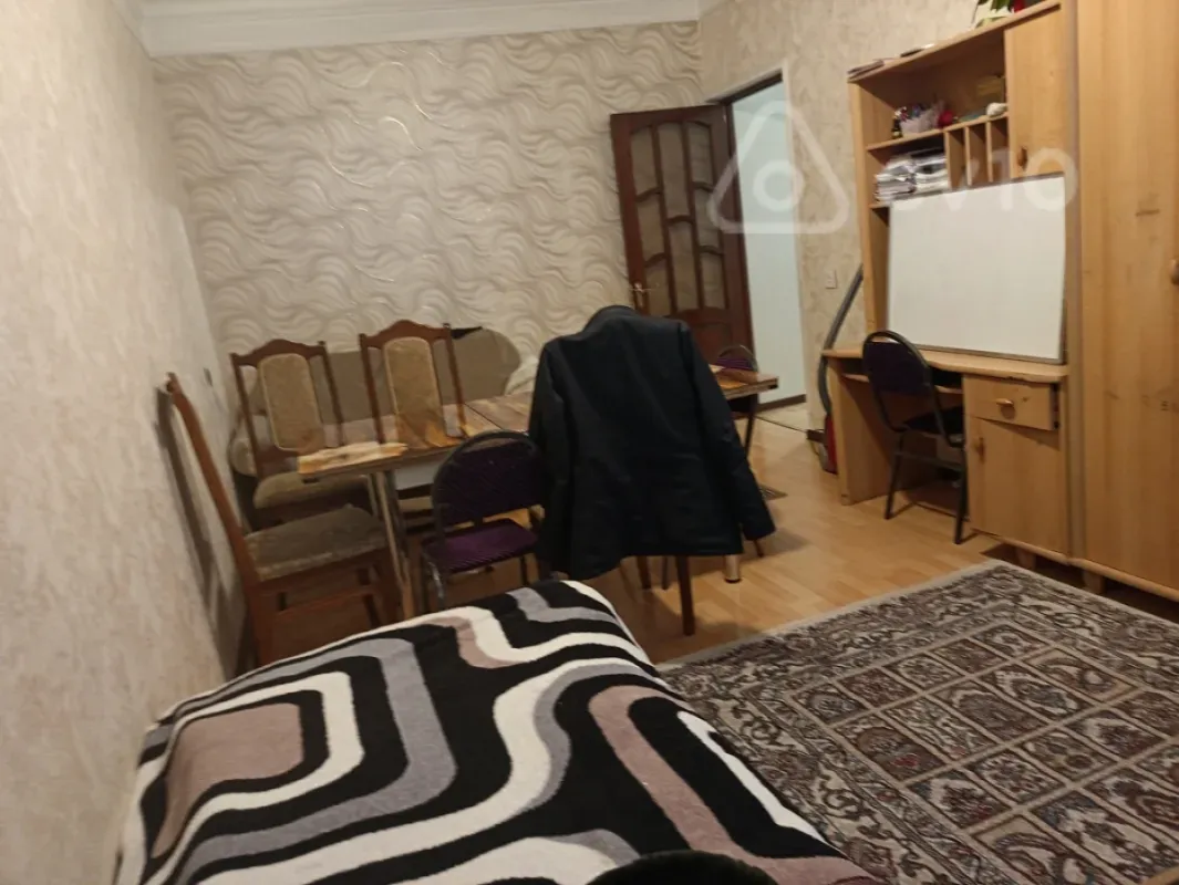 Satılır 4 otaqlı köhnə tikili 100 m²