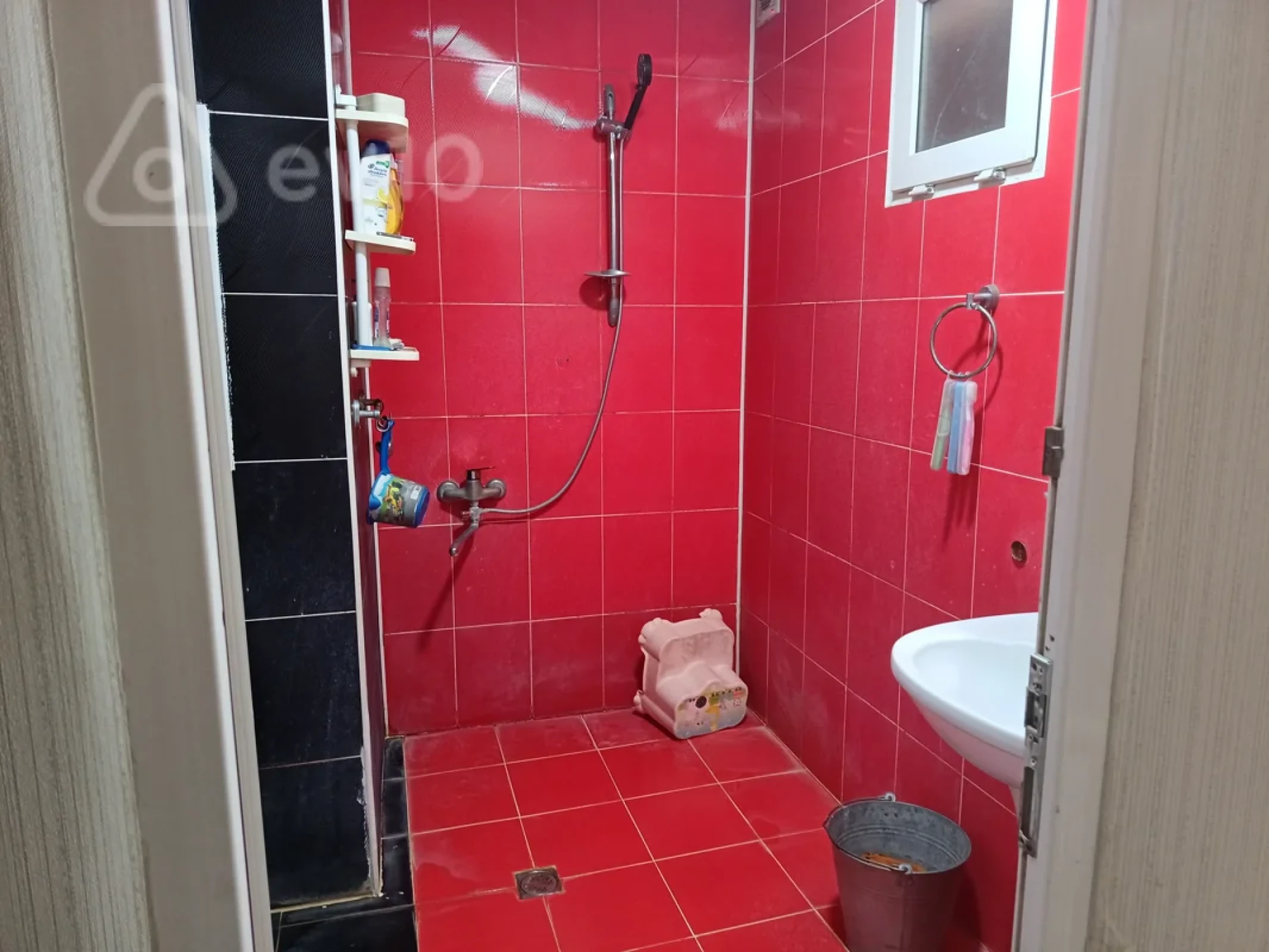 Satılır 4 otaqlı köhnə tikili 100 m²