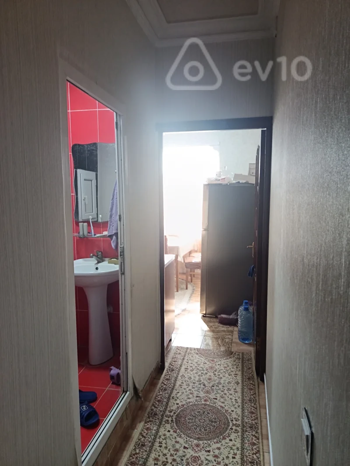 Satılır 4 otaqlı köhnə tikili 100 m²