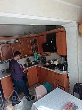 Satılır 4 otaqlı köhnə tikili 100 m²