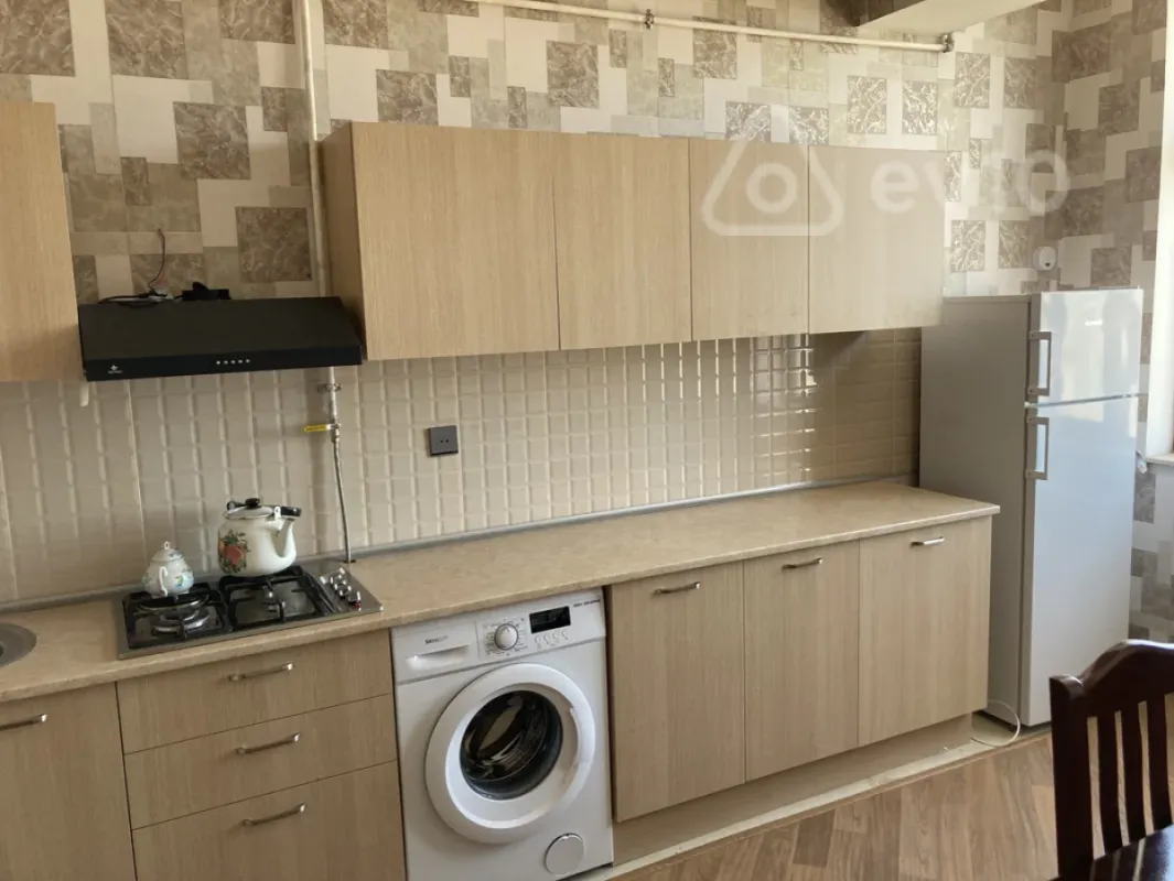 Kirayə verilir 2 otaqlı yeni tikili 78 m²