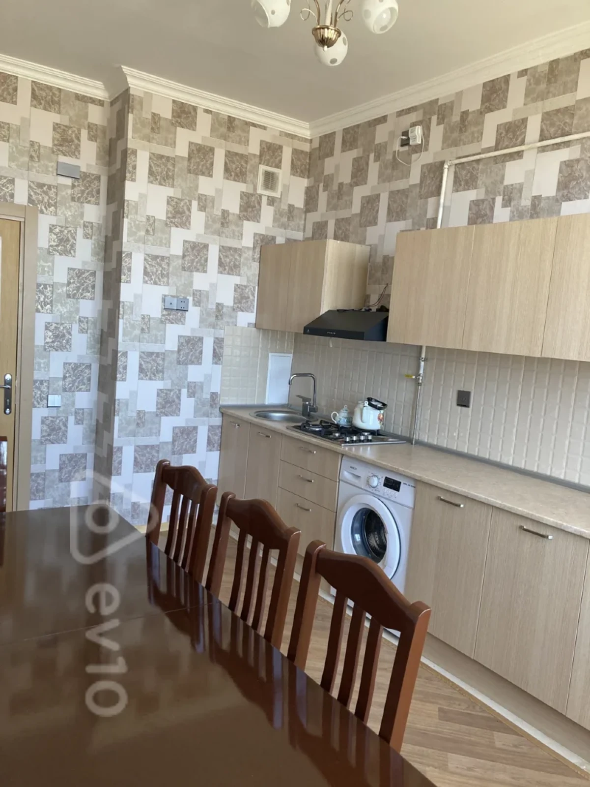 Kirayə verilir 2 otaqlı yeni tikili 78 m²
