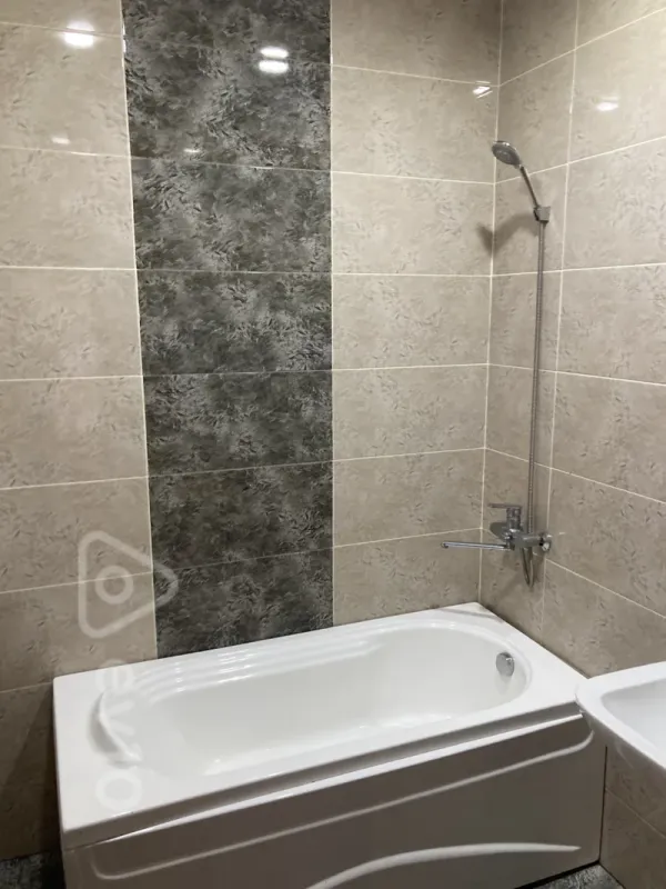 Kirayə verilir 2 otaqlı yeni tikili 78 m²