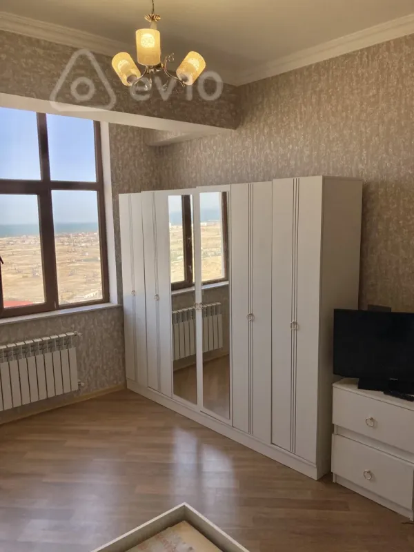 Kirayə verilir 2 otaqlı yeni tikili 78 m²