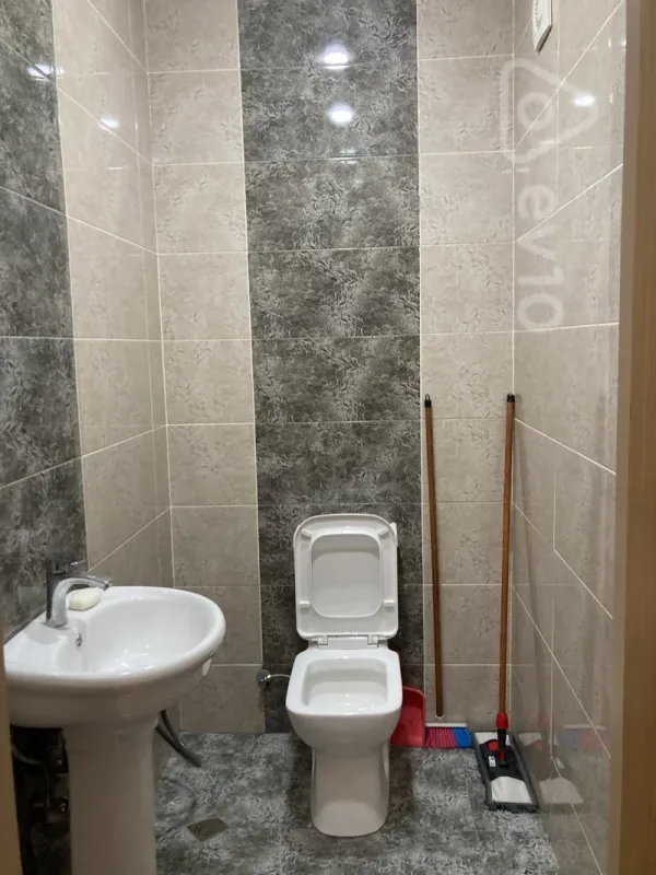 Kirayə verilir 2 otaqlı yeni tikili 78 m²
