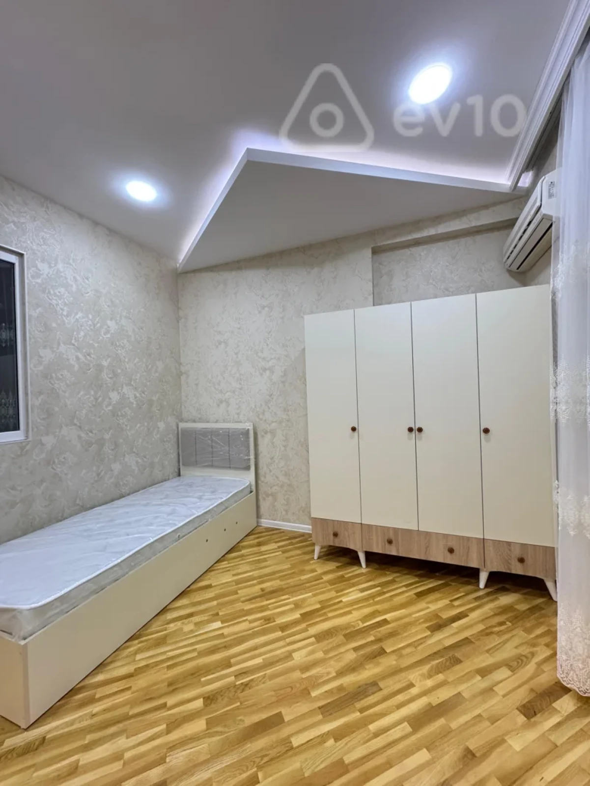 Kirayə verilir 3 otaqlı yeni tikili 65 m²
