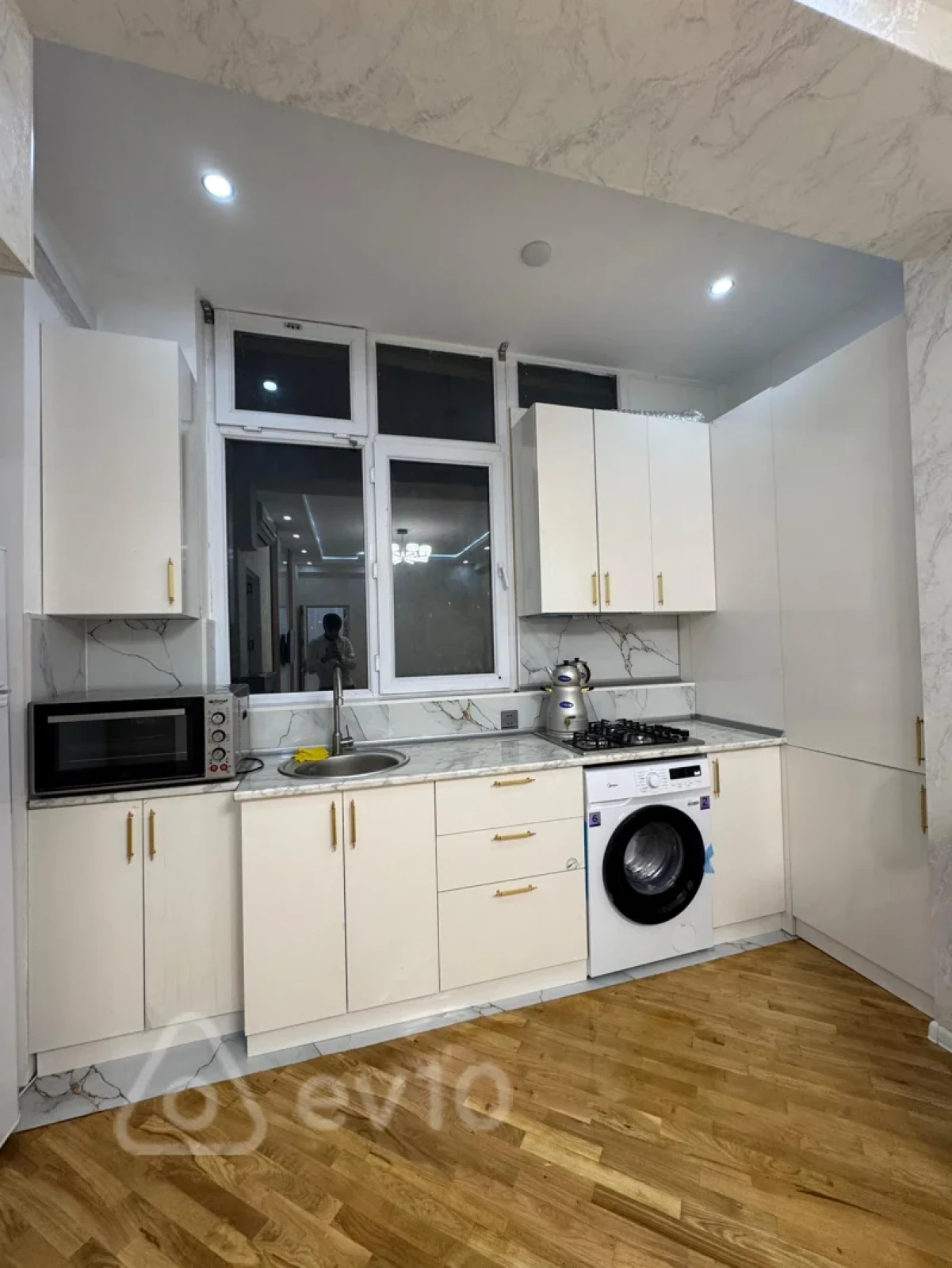 Kirayə verilir 3 otaqlı yeni tikili 65 m²