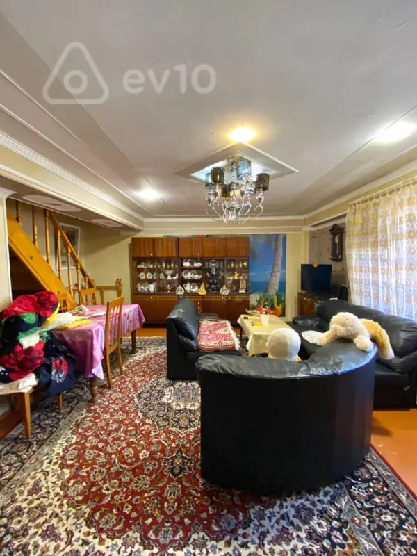 Satılır 3 otaqlı köhnə tikili 80 m²
