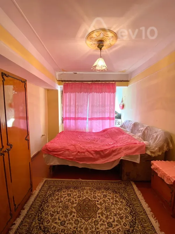 Satılır 3 otaqlı köhnə tikili 80 m²