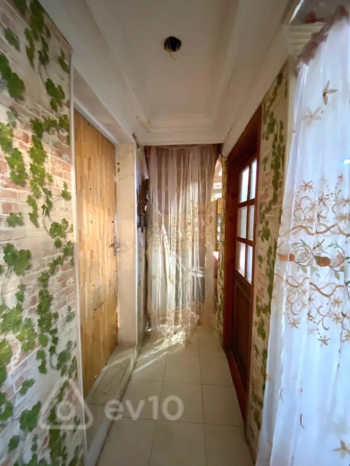 Satılır 3 otaqlı köhnə tikili 80 m²