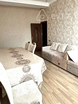 Kirayə verilir 2 otaqlı köhnə tikili 50 m²
