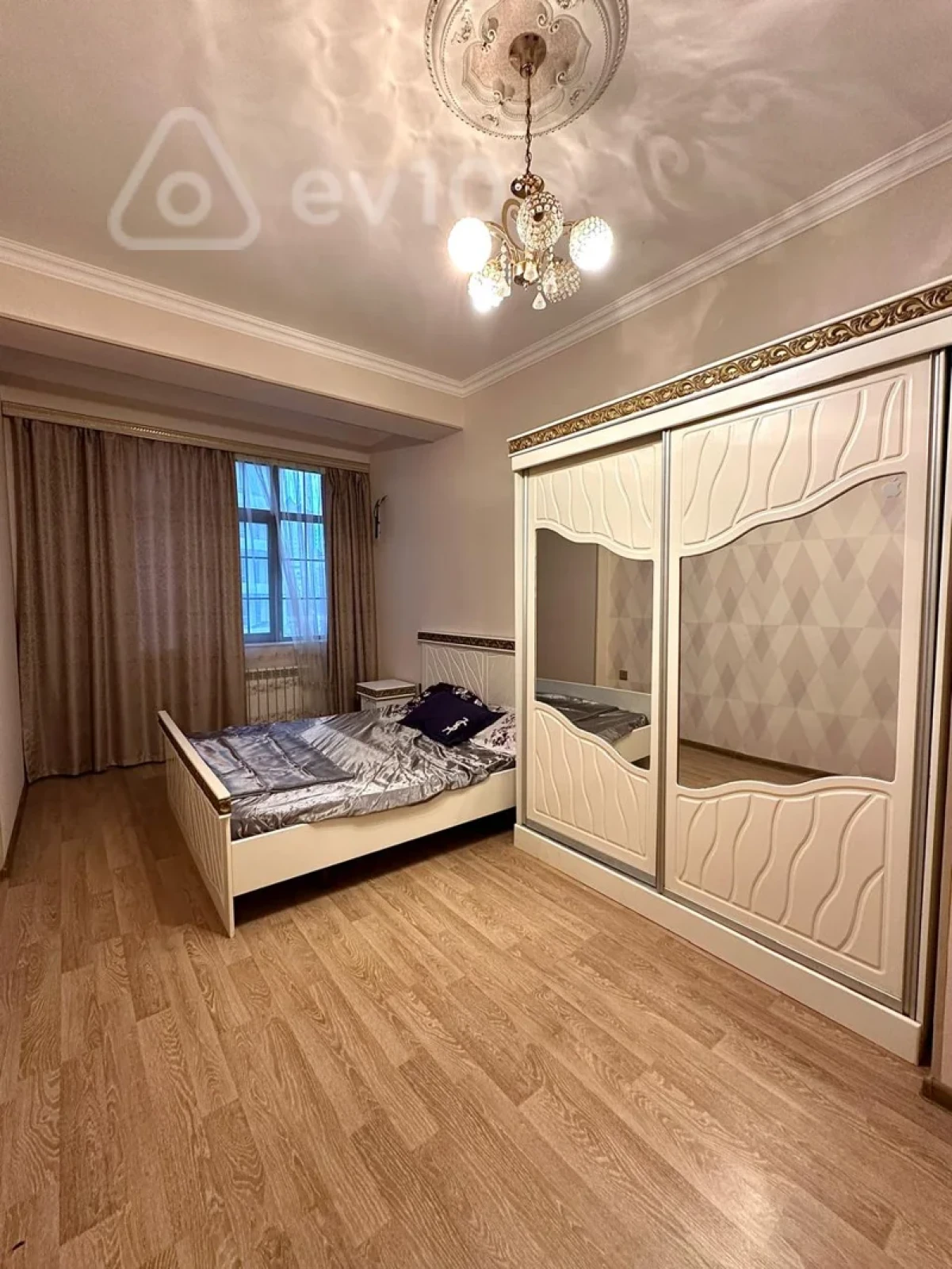 Satılır 2 otaqlı yeni tikili 70 m²