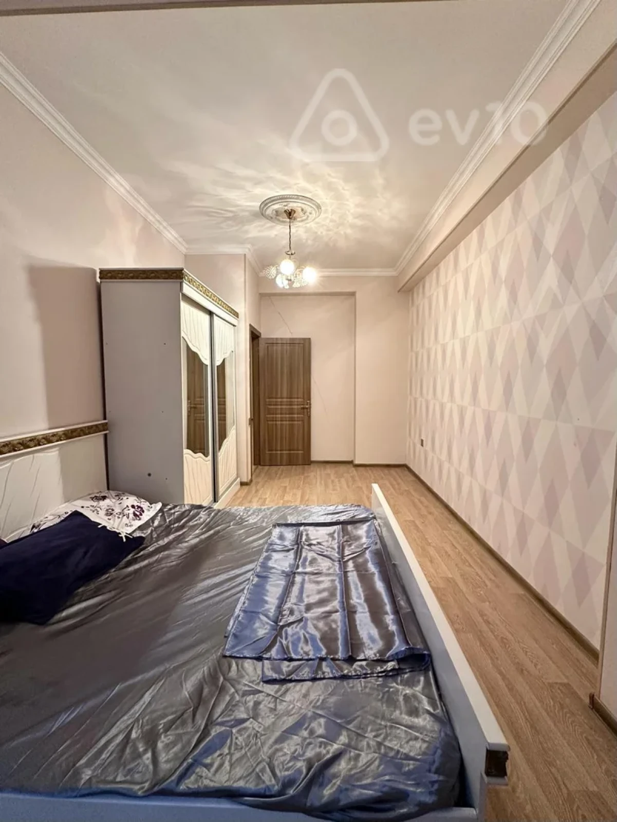 Satılır 2 otaqlı yeni tikili 70 m²