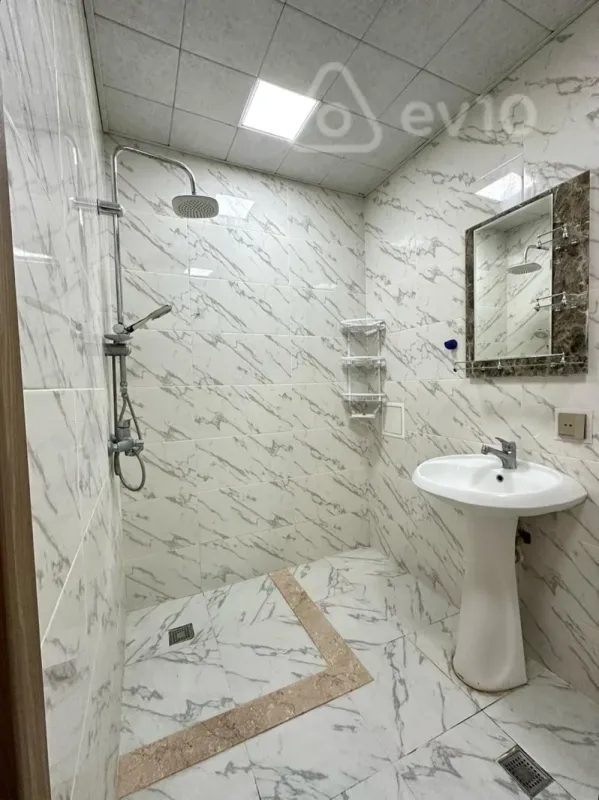 Satılır 2 otaqlı yeni tikili 70 m²