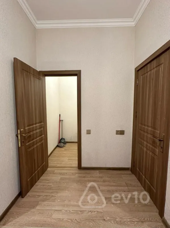 Satılır 2 otaqlı yeni tikili 70 m²