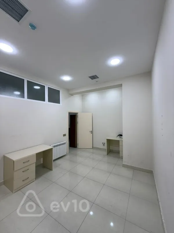 Kirayə verilir 7 otaqlı ofis 150 m²