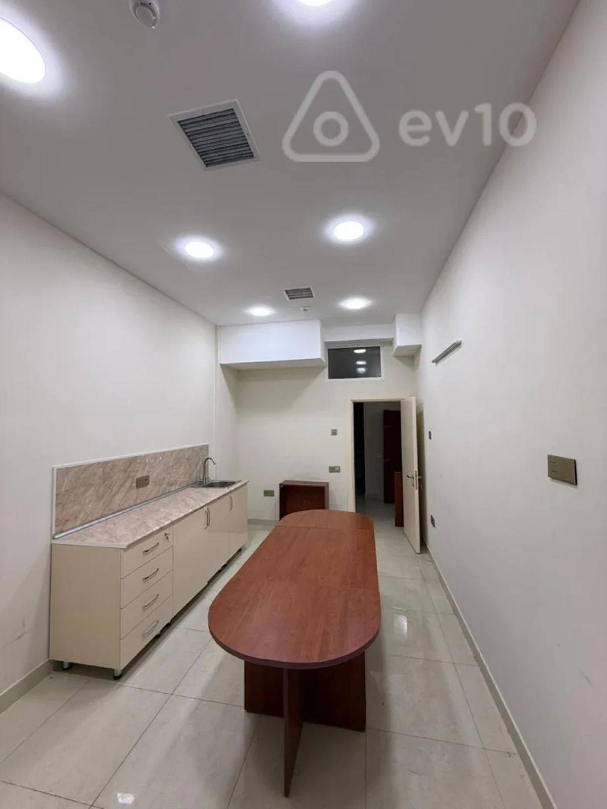 Kirayə verilir 7 otaqlı ofis 150 m²