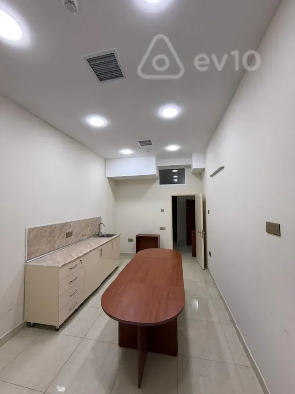 Kirayə verilir 7 otaqlı ofis 150 m²