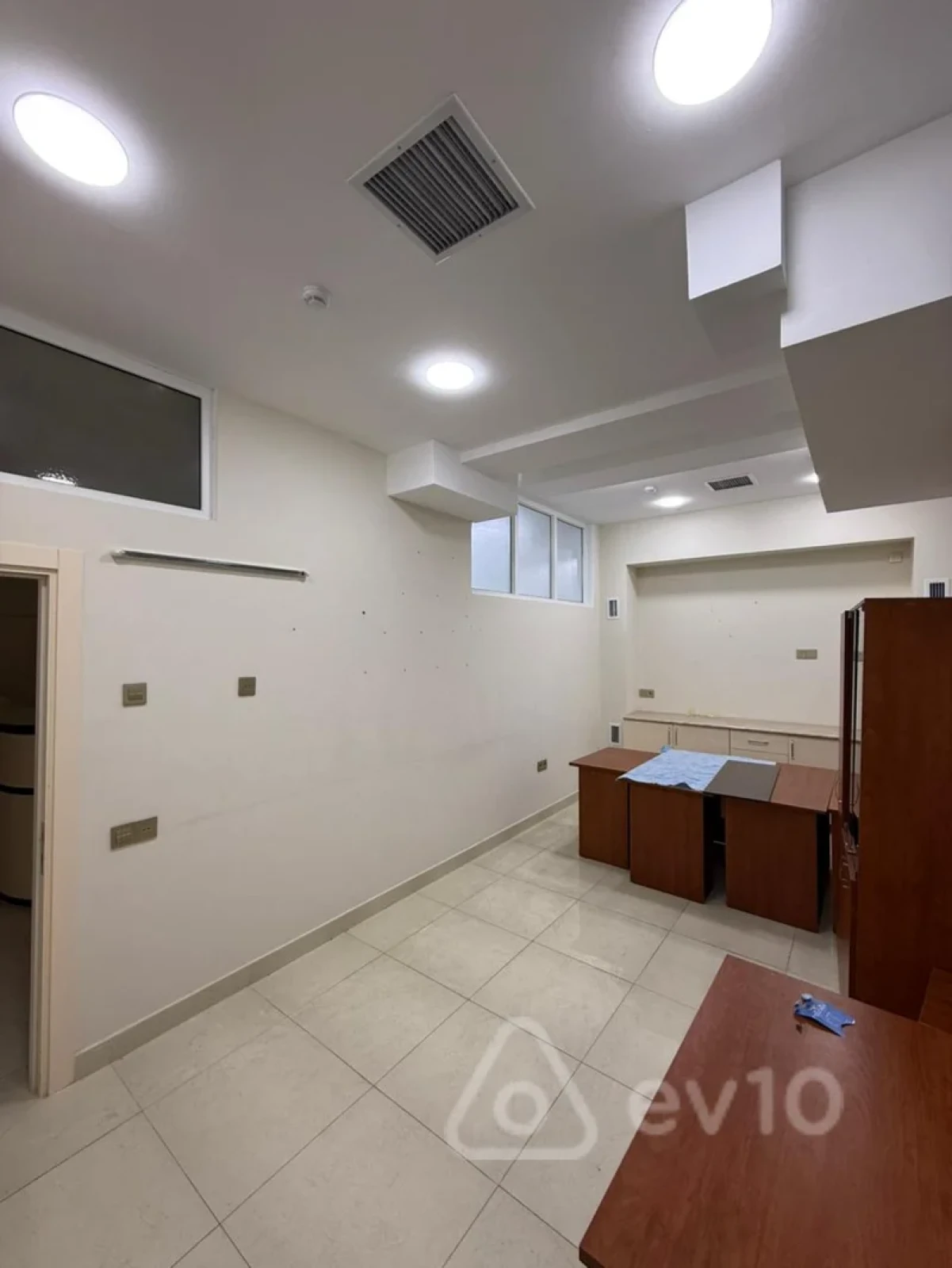 Kirayə verilir 7 otaqlı ofis 150 m²