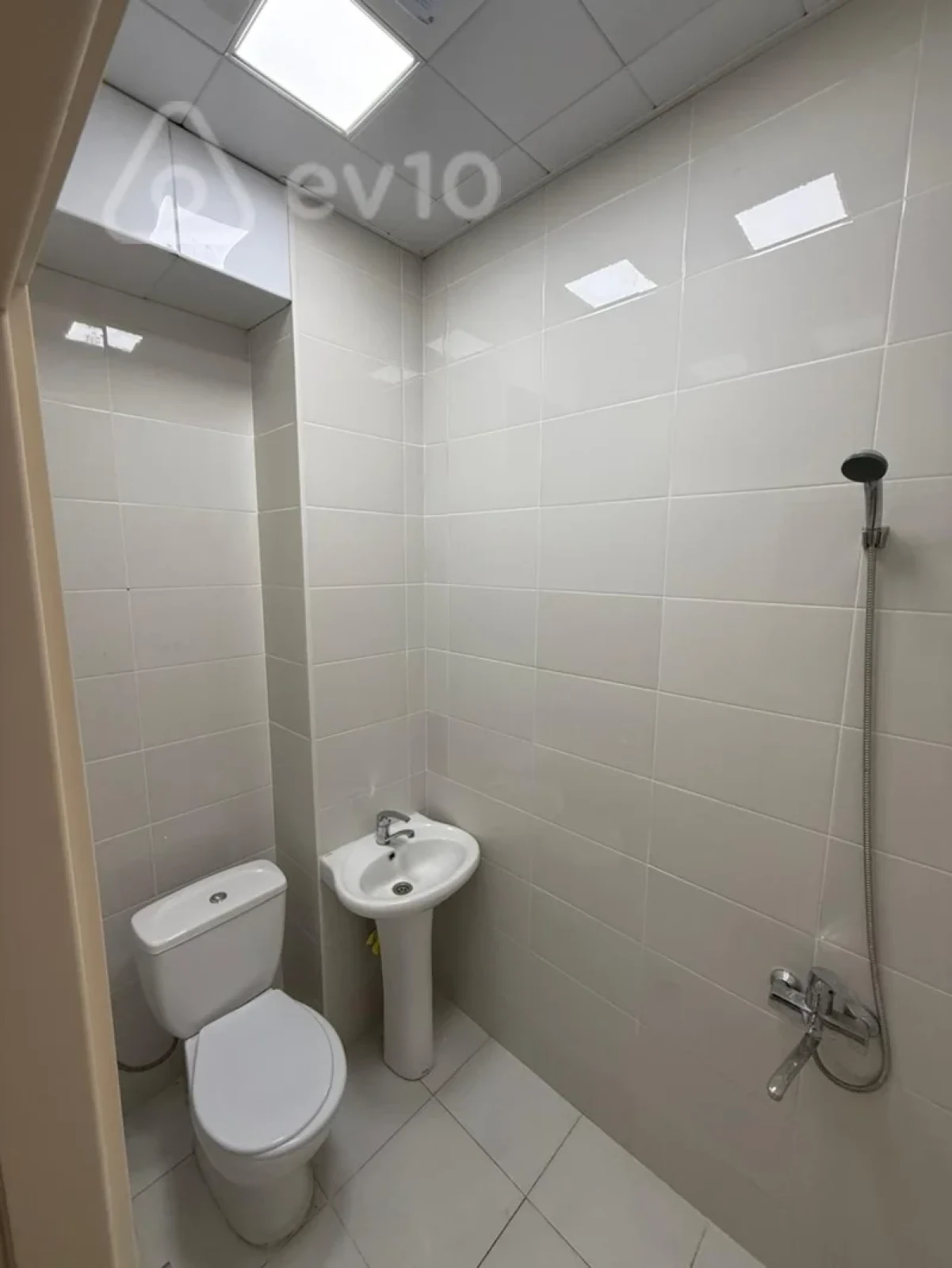 Kirayə verilir 7 otaqlı ofis 150 m²