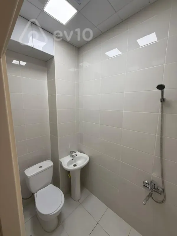 Kirayə verilir 7 otaqlı ofis 150 m²