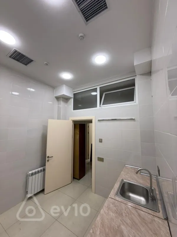 Kirayə verilir 7 otaqlı ofis 150 m²