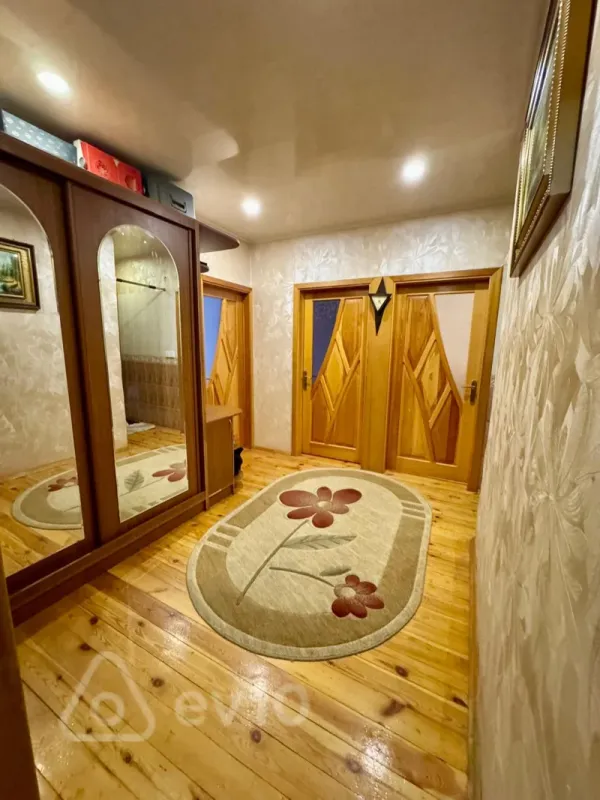 Satılır 4 otaqlı yeni tikili 120 m²