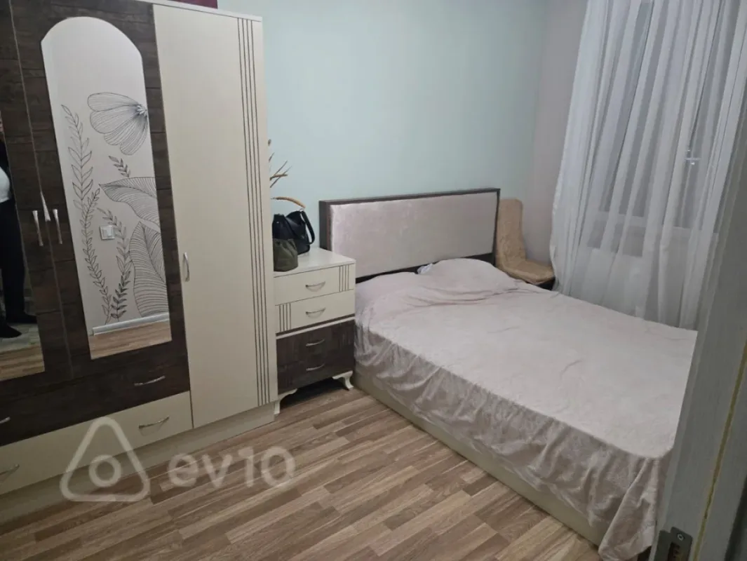 Kirayə verilir 1 otaqlı yeni tikili 42 m²