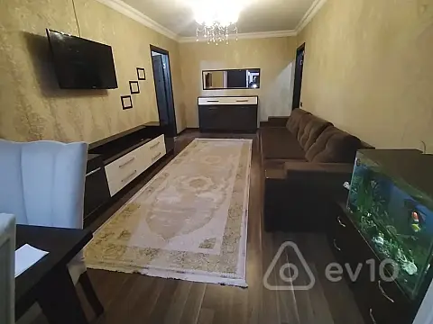 Kirayə verilir 2 otaqlı köhnə tikili 50 m²