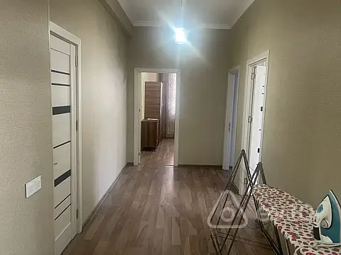 Kirayə verilir 3 otaqlı yeni tikili 200 m²