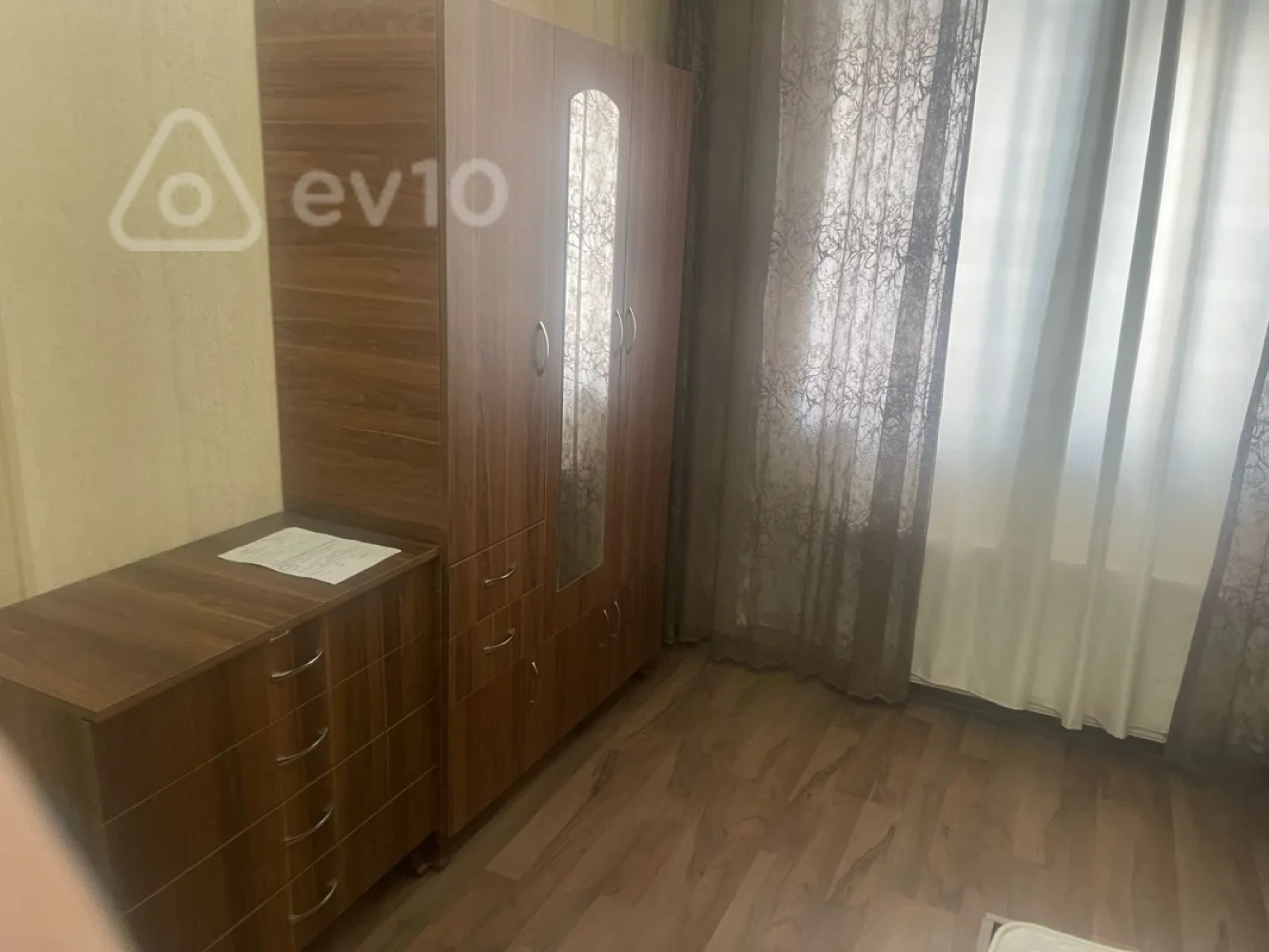 Kirayə verilir 3 otaqlı yeni tikili 200 m²