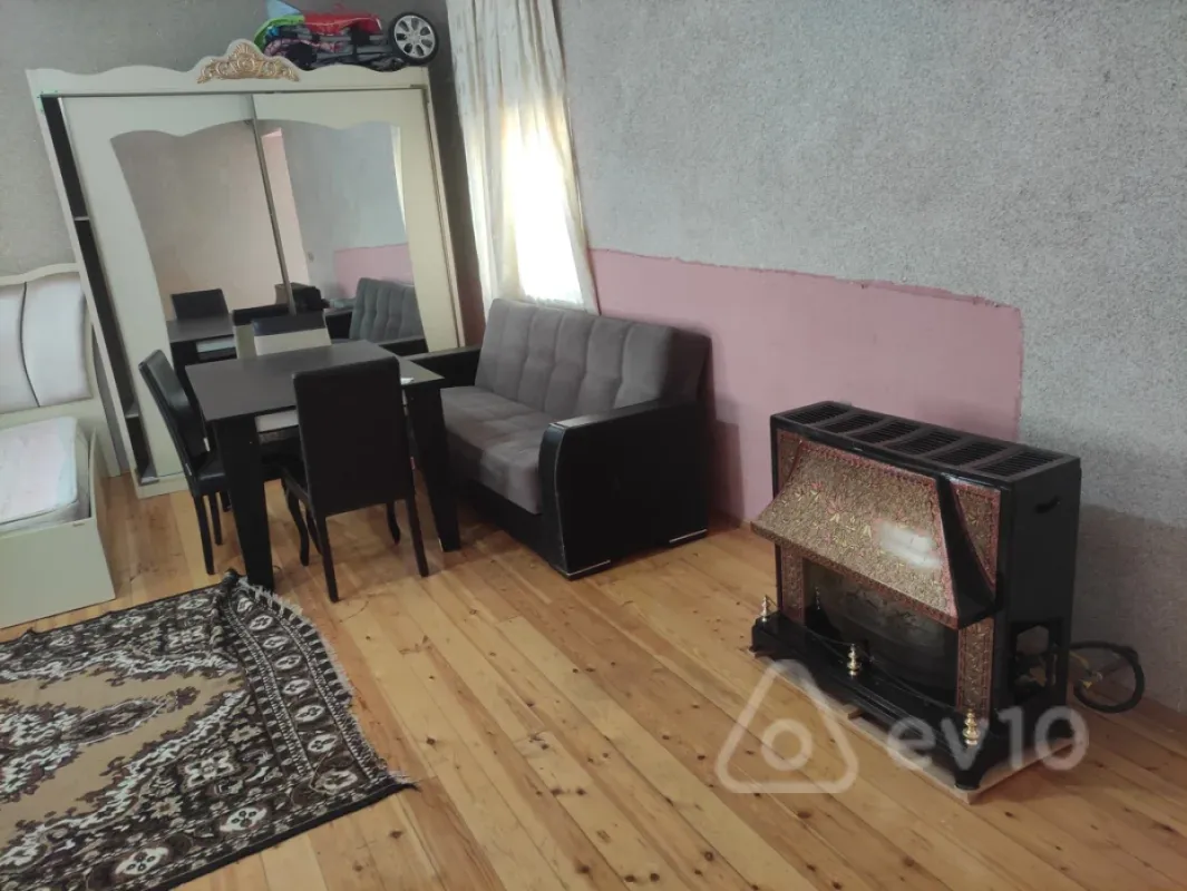 Kirayə verilir 1 otaqlı həyət evi 50 m²