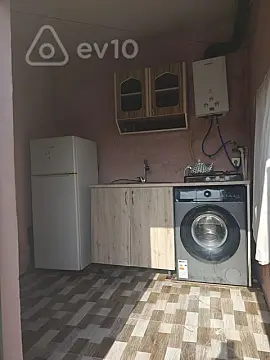 Kirayə verilir 1 otaqlı həyət evi 50 m²