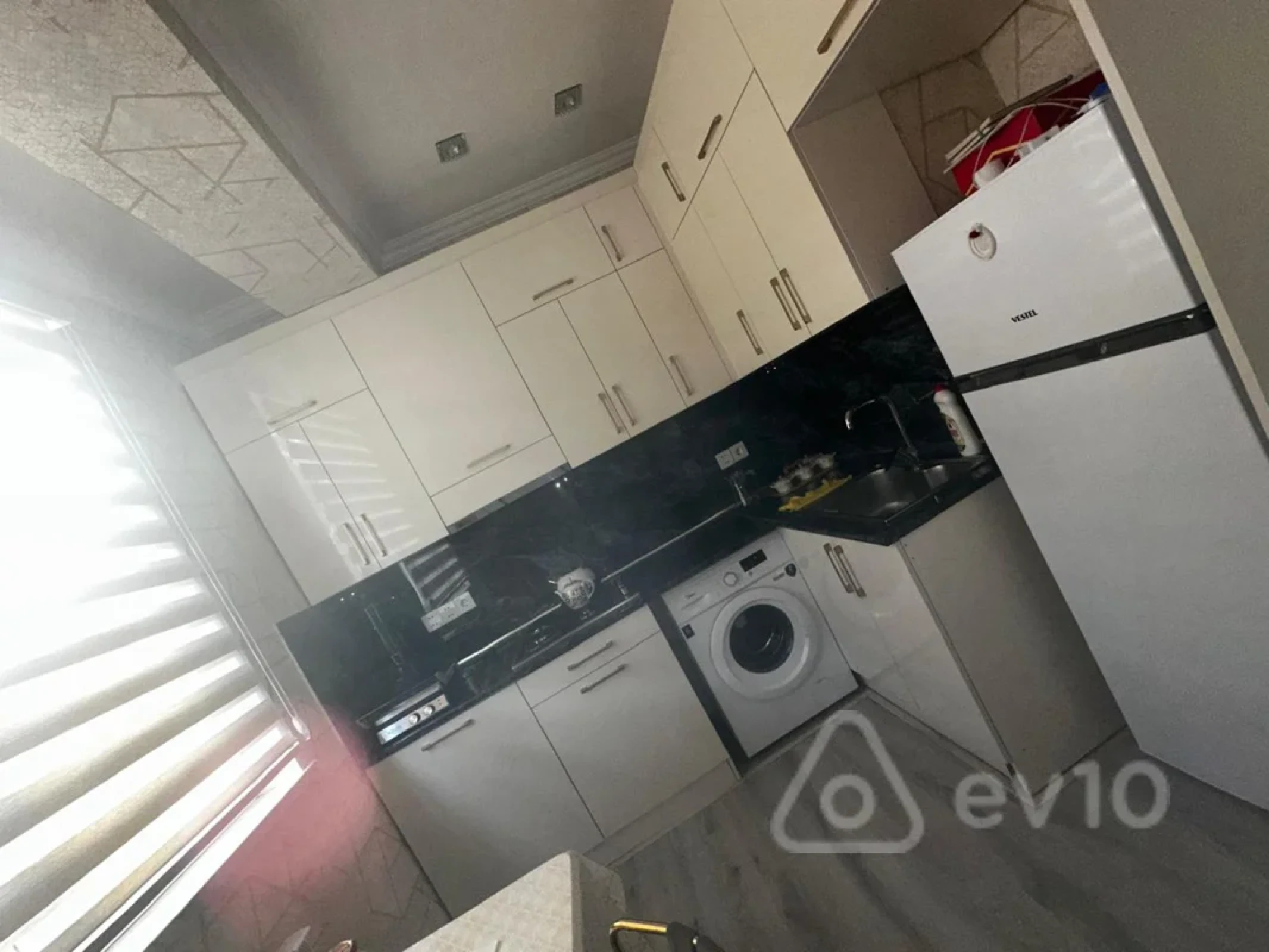 Kirayə verilir 2 otaqlı yeni tikili 70 m²